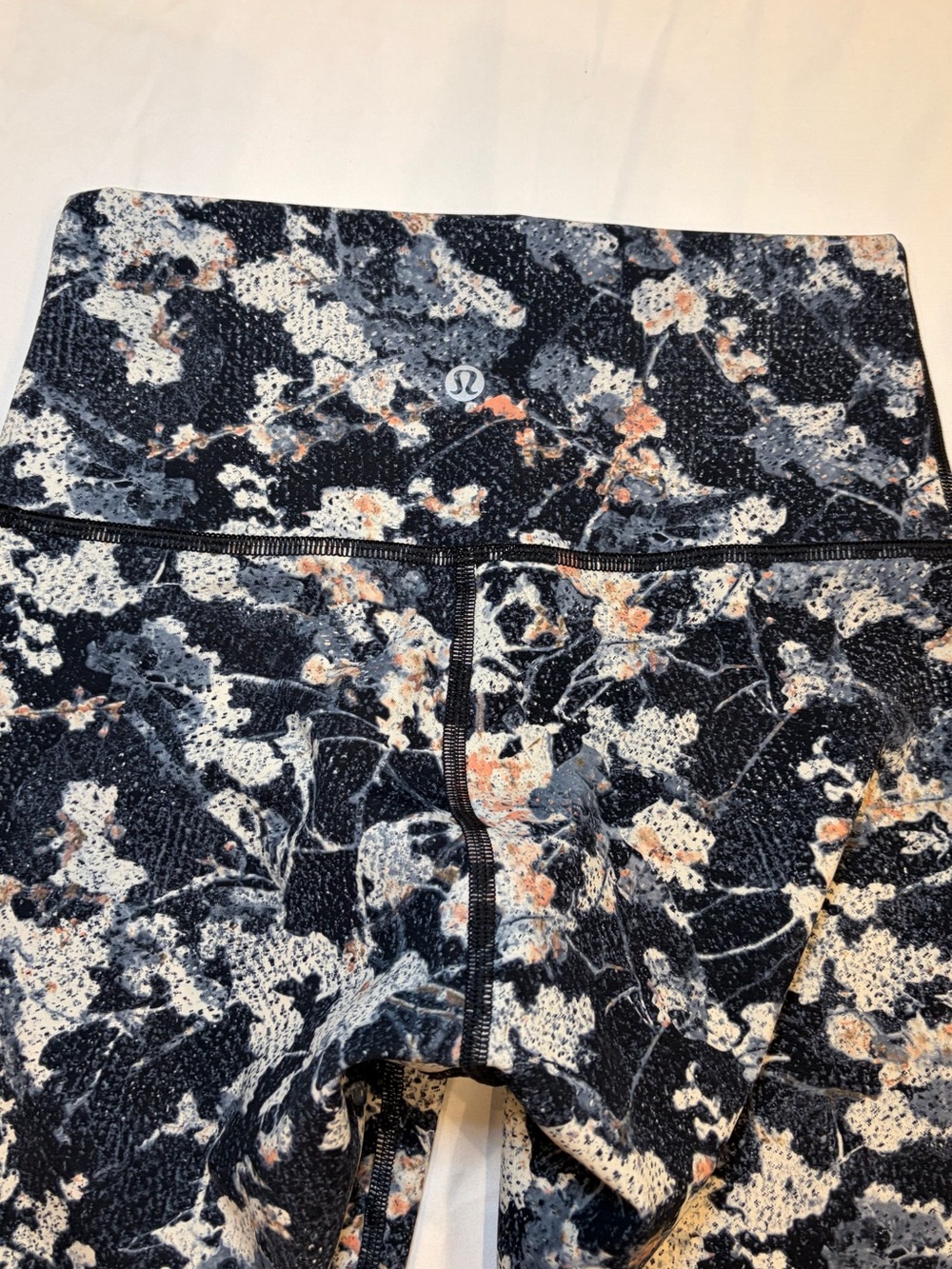 Lululemon Floral Print High Rise Leggings Size 4